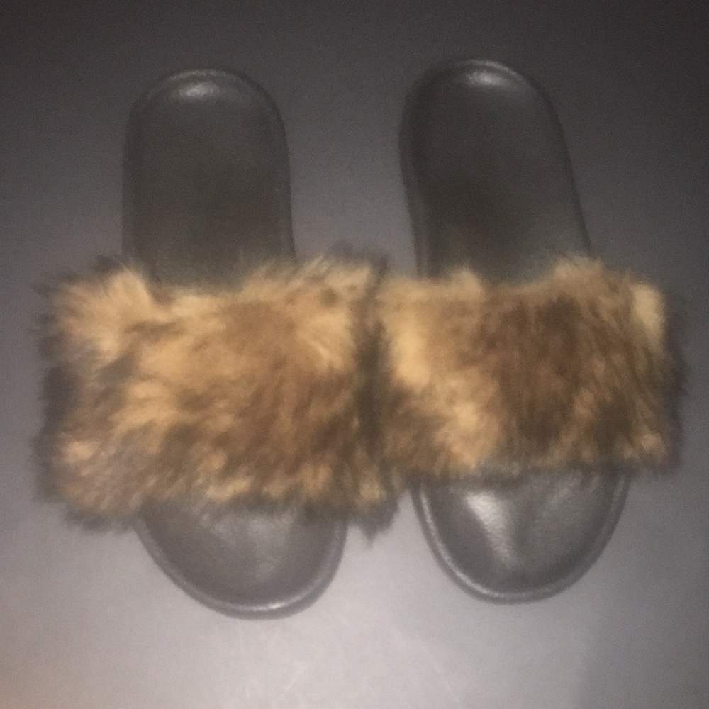 Ugg fur slides